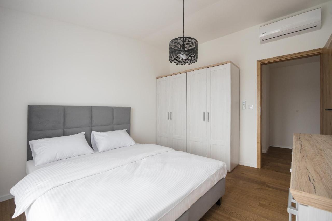 Hohome Comfy Apartments وارسو المظهر الخارجي الصورة