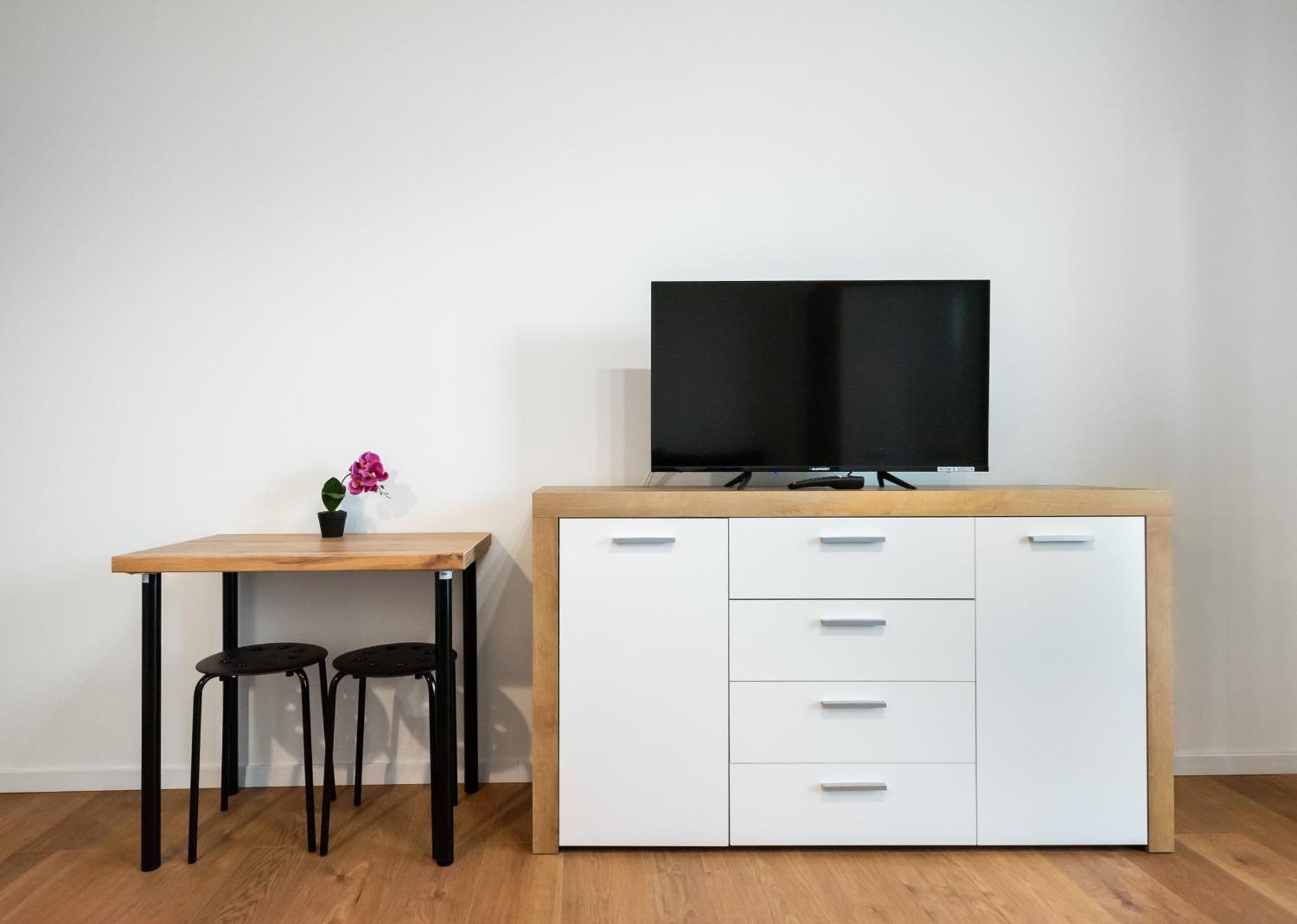 Hohome Comfy Apartments وارسو المظهر الخارجي الصورة